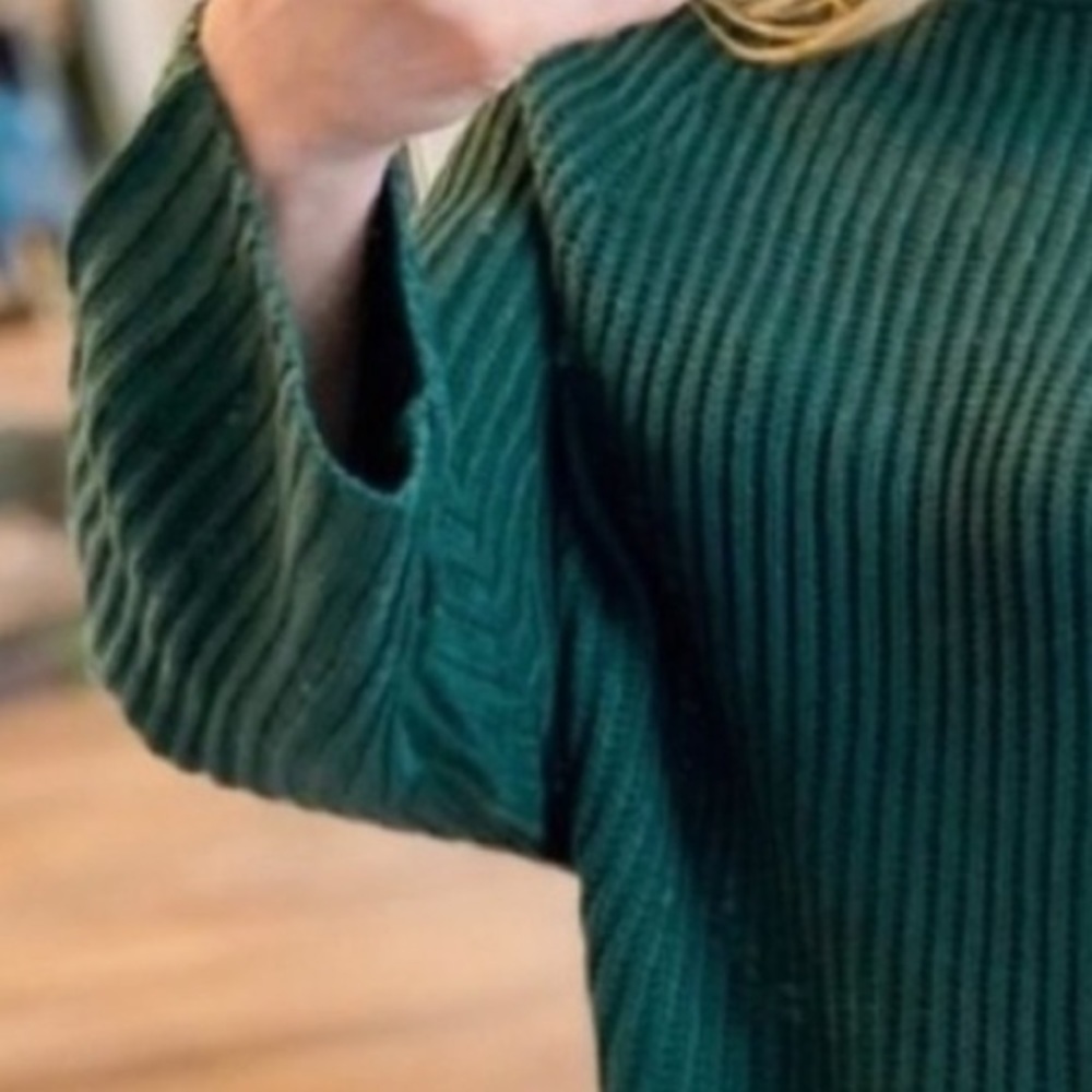 HUNTER Green Bell Sleeve Sweater - Picture 3 of 4